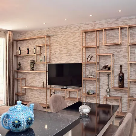 Beachside With Garden 283 Apartman *