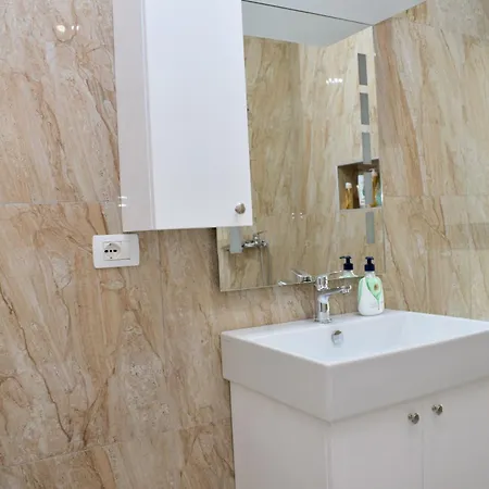 Apartman Beachside With Garden 283