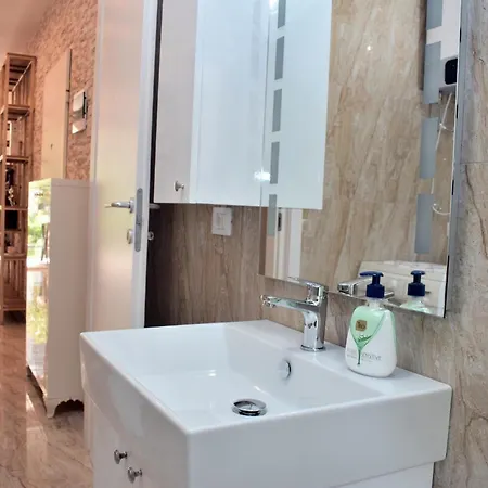 Beachside With Garden 283 Apartman *