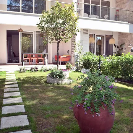 Beachside With Garden 283 Plazhi San Pietro